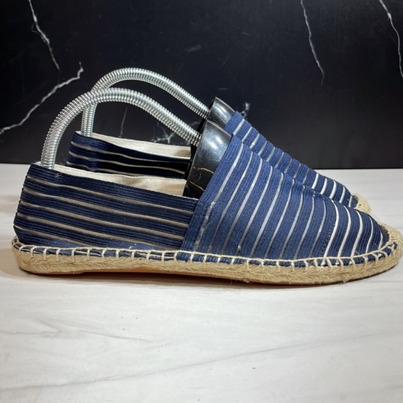 Navy & White Canvas Slip On Flat Shoes Size 8 - Picture 5 of 8